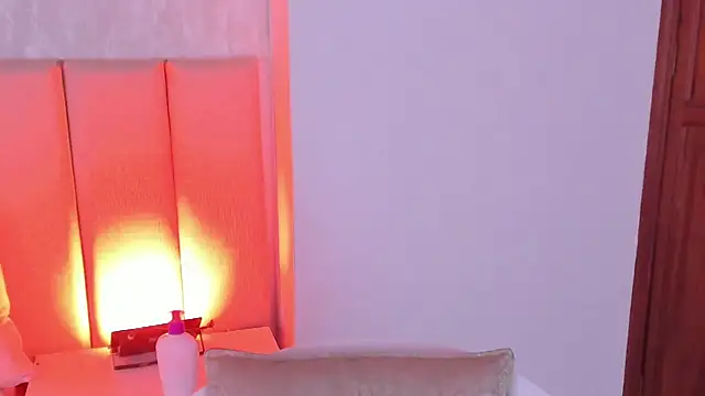 Michell Wallker online show from February 20, 1:36 am