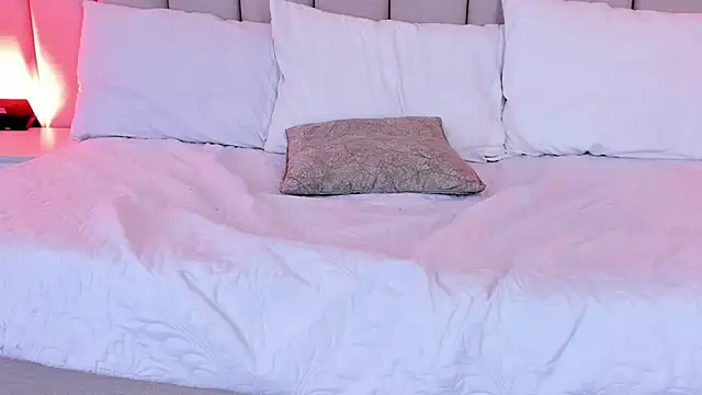 Michell Wallker online show from March 21, 10:39 pm