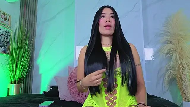 Snapshot of Chlooee__ chatting on May 4, 2:29 am Chlooee online show from May 4, 2:29 am