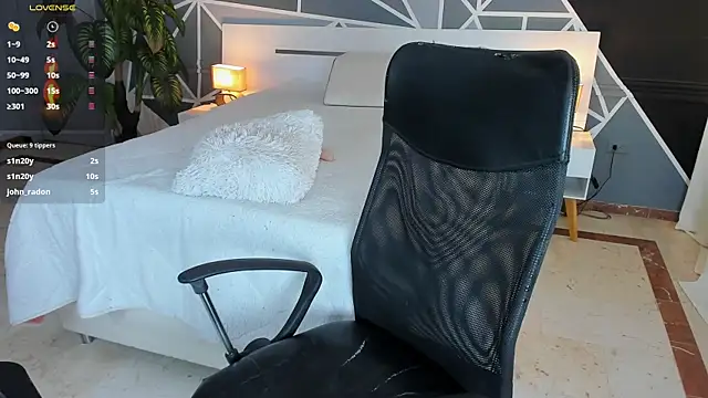 Snapshot of Lucifer_shadow chatting on December 16, 3:32 pm Lucifer shadow online show from December 16, 3:32 pm