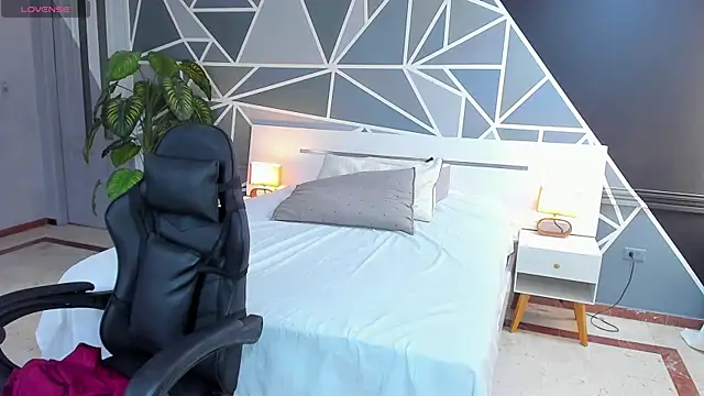 Snapshot of Lucifer_shadow chatting on February 27, 2:43 pm Lucifer shadow online show from February 27, 2:43 pm