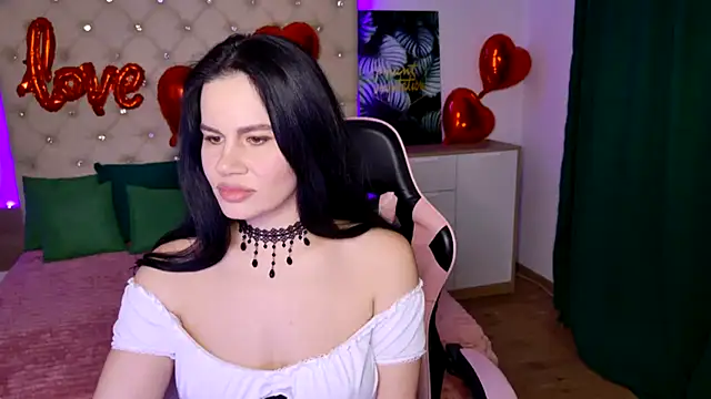 KattieSims online show from February 6, 6:02 pm