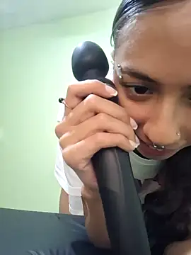 Jazmin-Cerezita online show from December 21, 2:58 pm