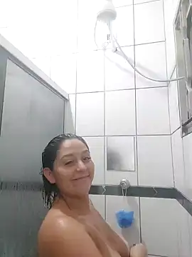 Snapshot of baixinhaloira chatting on January 13, 1:34 am baixinhaloira online show from January 13, 1:34 am