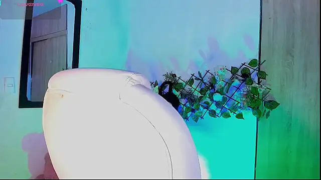 Samuel Hilton online show from April 5, 8:33 am