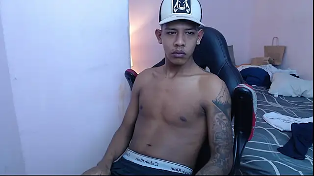 Snapshot of mr_stiven_ chatting on January 13, 8:15 am mr stiven  online show from January 13, 8:15 am