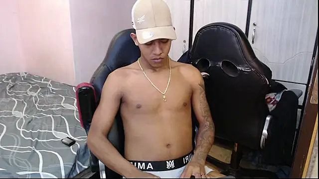 Snapshot of mr_stiven_ chatting on February 2, 9:19 am mr stiven  online show from February 2, 9:19 am