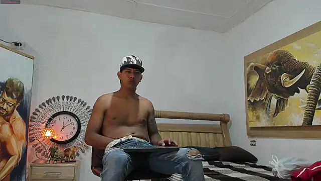 mr stiven  online show from May 29, 7:28 am