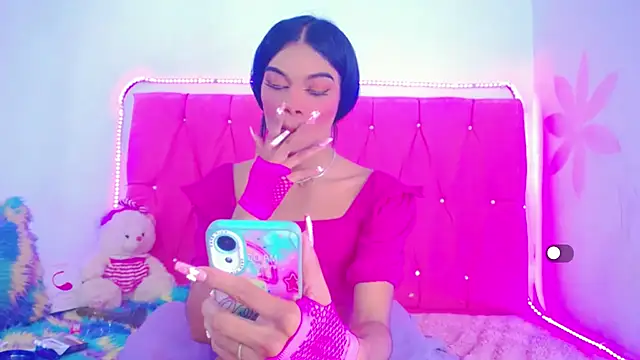 Theylor Rouse online show from February 9, 10:42 am