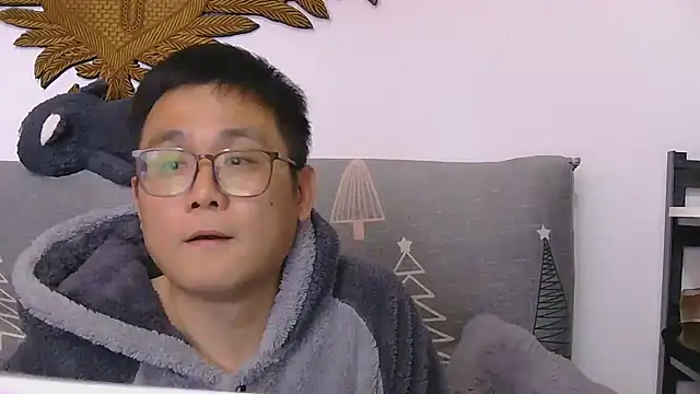 866532 online show from December 3, 12:36 pm