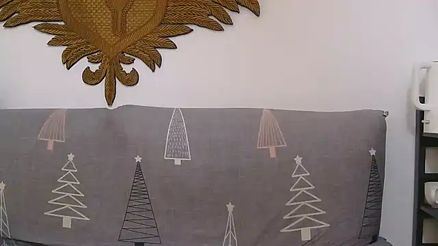 866532 online show from December 20, 5:25 am