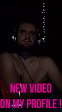 Snapshot of HappyZebra13 chatting on December 30, 11:17 pm HappyZebra13 online show from December 30, 11:17 pm