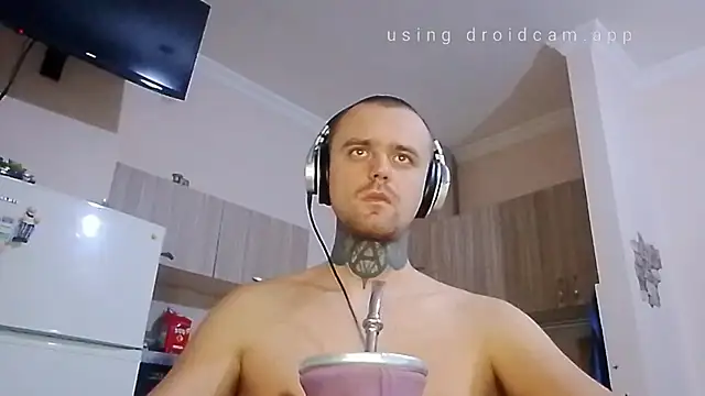 Snapshot of HappyZebra13 chatting on January 3, 3:44 pm HappyZebra13 online show from January 3, 3:44 pm