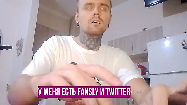 Snapshot of HappyZebra13 chatting on January 5, 9:57 pm HappyZebra13 online show from January 5, 9:57 pm