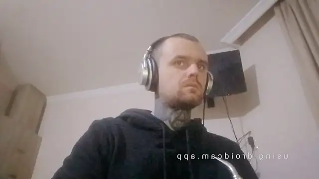 Snapshot of HappyZebra13 chatting on January 9, 6:04 pm HappyZebra13 online show from January 9, 6:04 pm