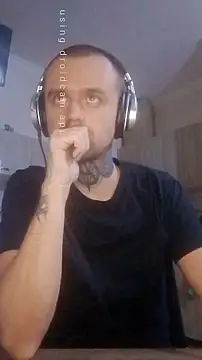 Snapshot of HappyZebra13 chatting on January 9, 9:05 pm HappyZebra13 online show from January 9, 9:05 pm