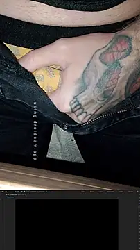 Snapshot of HappyZebra13 chatting on January 10, 6:06 pm HappyZebra13 online show from January 10, 6:06 pm