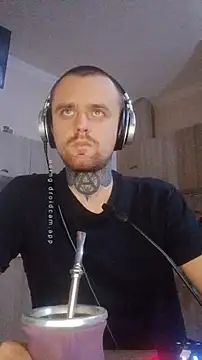 Snapshot of HappyZebra13 chatting on January 11, 7:38 pm HappyZebra13 online show from January 11, 7:38 pm