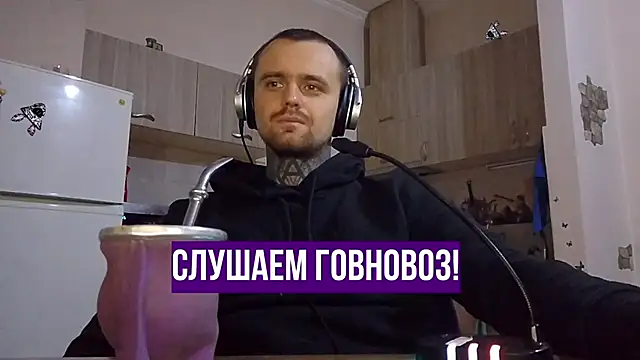 Snapshot of HappyZebra13 chatting on January 22, 7:03 pm HappyZebra13 online show from January 22, 7:03 pm