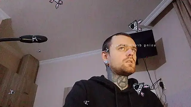 Snapshot of HappyZebra13 chatting on February 6, 5:09 pm HappyZebra13 online show from February 6, 5:09 pm