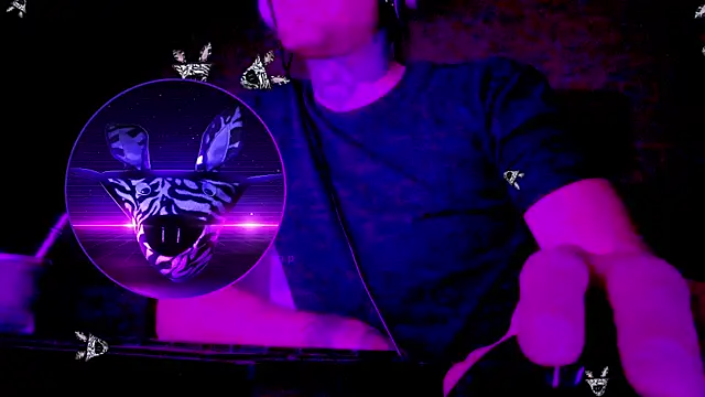 Snapshot of HappyZebra13 chatting on February 12, 4:00 pm HappyZebra13 online show from February 12, 4:00 pm