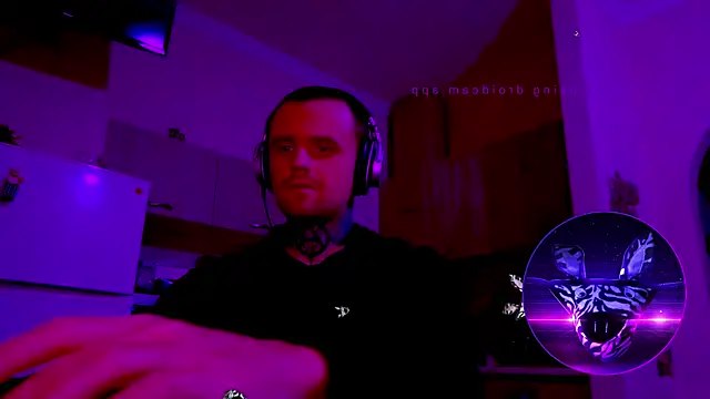 Snapshot of HappyZebra13 chatting on February 13, 2:42 pm HappyZebra13 online show from February 13, 2:42 pm