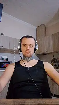 Snapshot of HappyZebra13 chatting on February 15, 4:34 pm HappyZebra13 online show from February 15, 4:34 pm