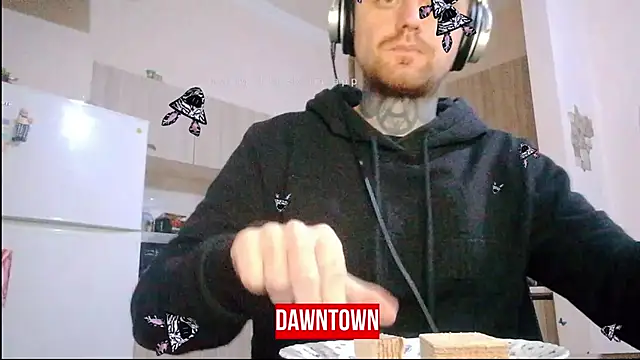 Snapshot of HappyZebra13 chatting on February 19, 6:21 pm HappyZebra13 online show from February 19, 6:21 pm