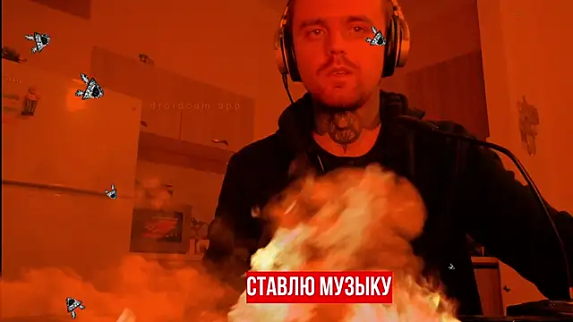 Snapshot of HappyZebra13 chatting on February 19, 9:25 pm HappyZebra13 online show from February 19, 9:25 pm