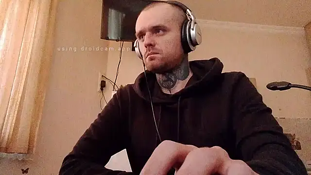 Snapshot of HappyZebra13 chatting on March 5, 11:06 am HappyZebra13 online show from March 5, 11:06 am