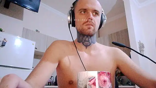 Snapshot of HappyZebra13 chatting on March 8, 6:16 pm HappyZebra13 online show from March 8, 6:16 pm