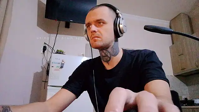 Snapshot of HappyZebra13 chatting on March 13, 4:01 pm HappyZebra13 online show from March 13, 4:01 pm