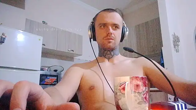 Snapshot of HappyZebra13 chatting on March 17, 6:11 pm HappyZebra13 online show from March 17, 6:11 pm