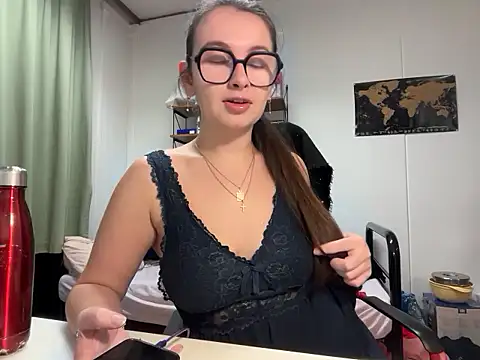 gwen lust online show from December 1, 9:53 pm