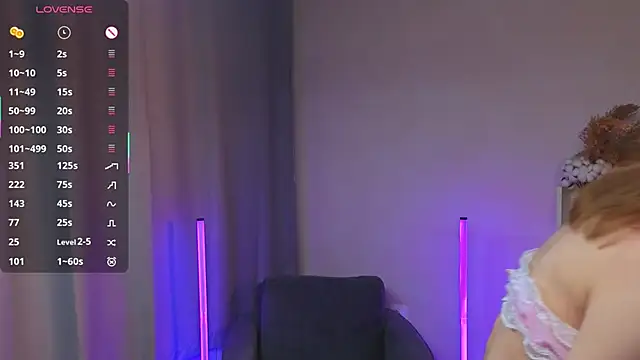 Snapshot of UdelaAllston chatting on October 28, 11:03 am UdelaAllston online show from October 28, 11:03 am