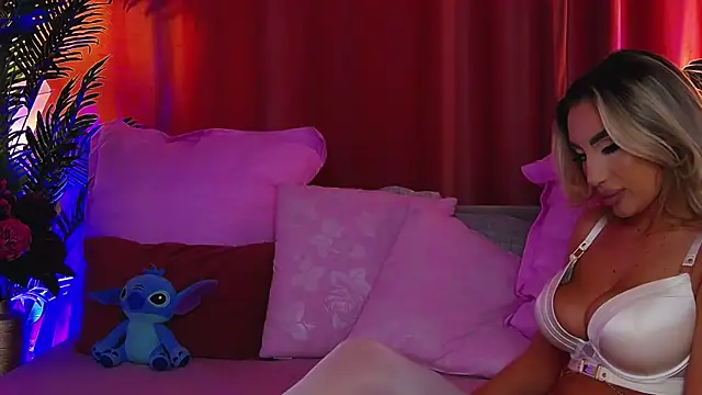 FelyJolie online show from April 16, 7:42 am