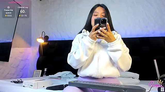 Snapshot of Camila__Gomez chatting on January 6, 12:31 pm Camila Gomez online show from January 6, 12:31 pm