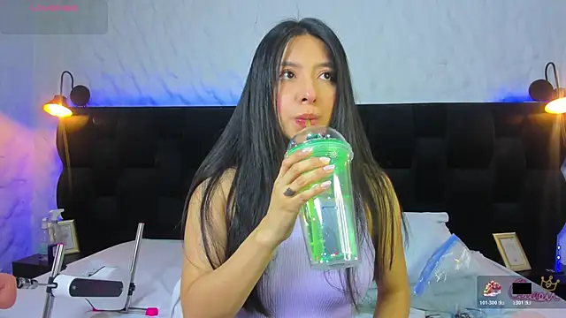 Snapshot of Camila__Gomez chatting on January 14, 12:44 pm Camila Gomez online show from January 14, 12:44 pm