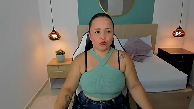 linda rios  online show from January 28, 7:00 pm