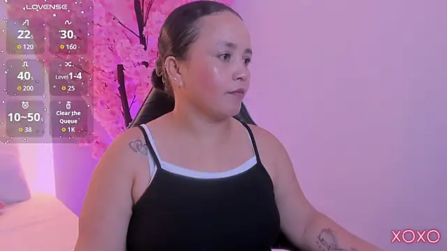 Snapshot of linda_rios_ chatting on July 15, 8:25 pm linda rios online show from July 15, 8:25 pm