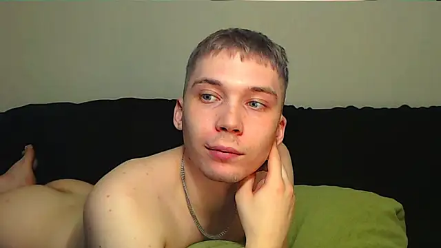 Snapshot of __sugarrebit chatting on February 3, 12:15 am sugarrebit online show from February 3, 12:15 am