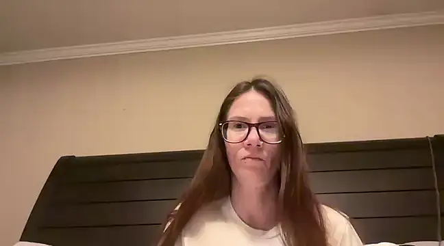 Snapshot of yourstrulylivy69 chatting on December 13, 4:54 am yourstrulylivy69 online show from December 13, 4:54 am