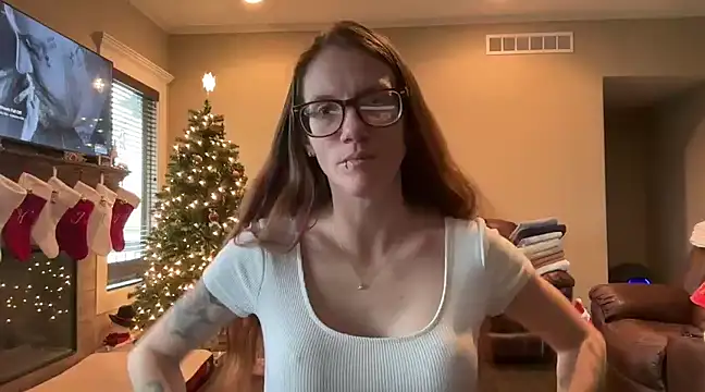 Snapshot of yourstrulylivy69 chatting on December 18, 2:49 pm yourstrulylivy69 online show from December 18, 2:49 pm