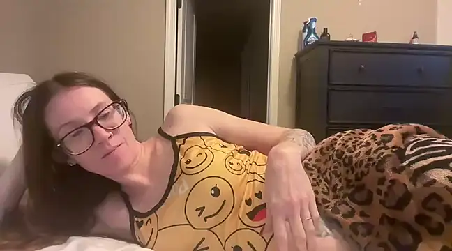 Snapshot of yourstrulylivy69 chatting on January 2, 5:29 pm yourstrulylivy69 online show from January 2, 5:29 pm