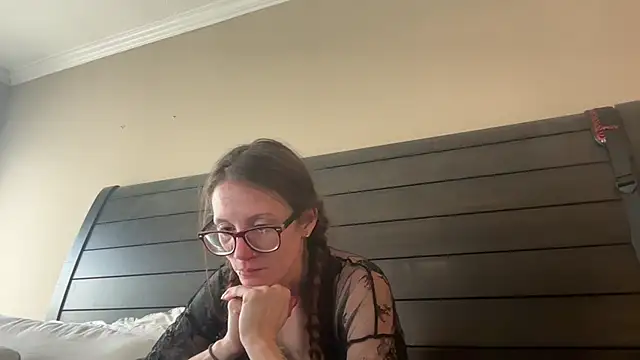 Snapshot of yourstrulylivy69 chatting on February 20, 8:47 pm yourstrulylivy69 online show from February 20, 8:47 pm