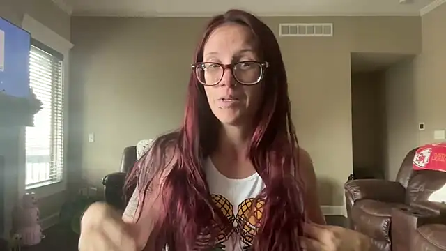 Snapshot of yourstrulylivy69 chatting on September 16, 4:52 pm yourstrulylivy69 online show from September 16, 4:52 pm