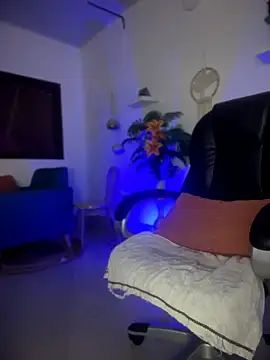 jazmin anbar online show from April 2, 10:13 am