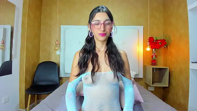 Milaspetite online show from November 18, 10:14 pm