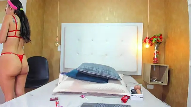 Milaspetite online show from March 25, 8:04 pm