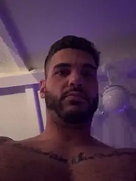 Snapshot of Strokeking4u chatting on December 23, 7:50 am Strokeking4u online show from December 23, 7:50 am